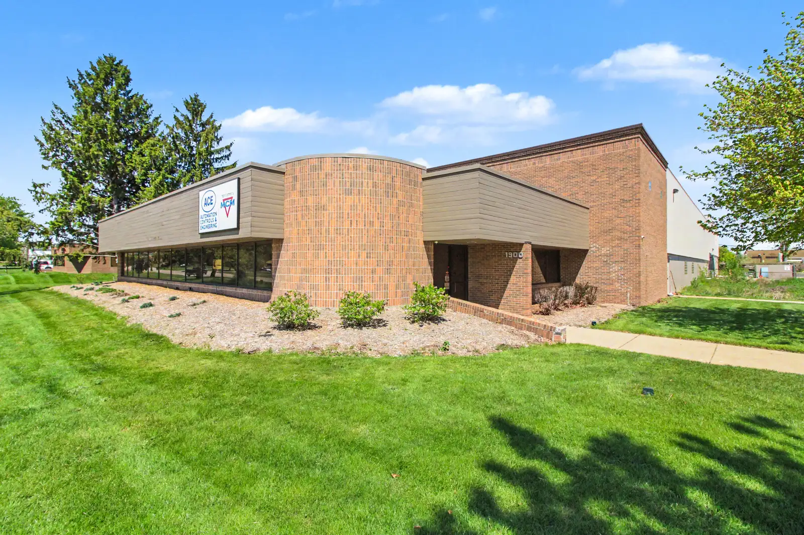 1900 Northfield Dr