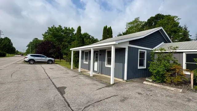 9066 N Bayshore Dr thumbnail 3
