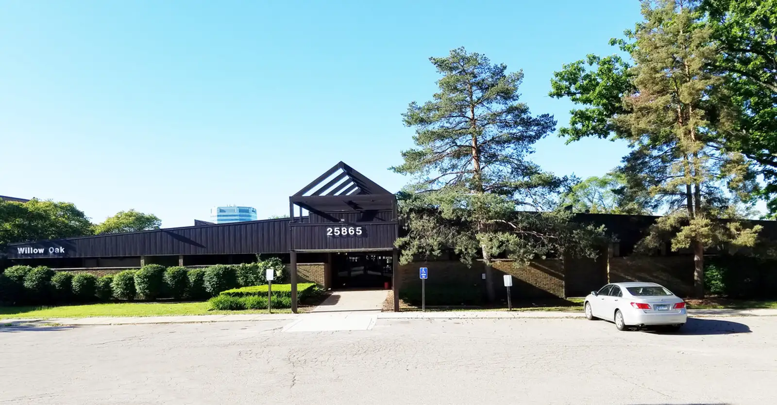 Willow Oak Professional Building