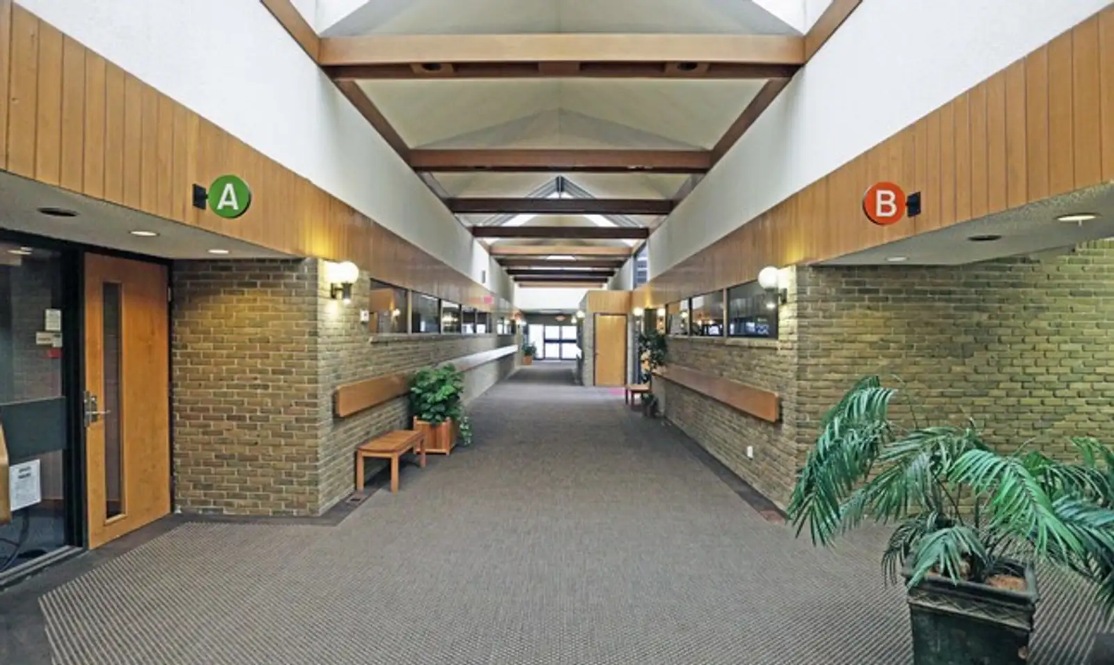 Willow Oak Professional Building image 3