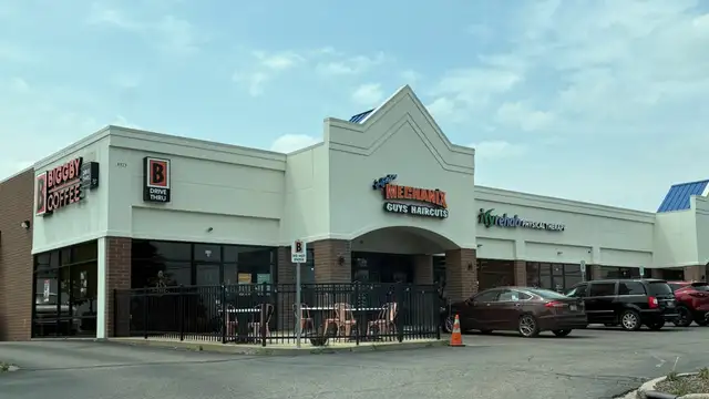 6123 Highland Rd thumbnail 3