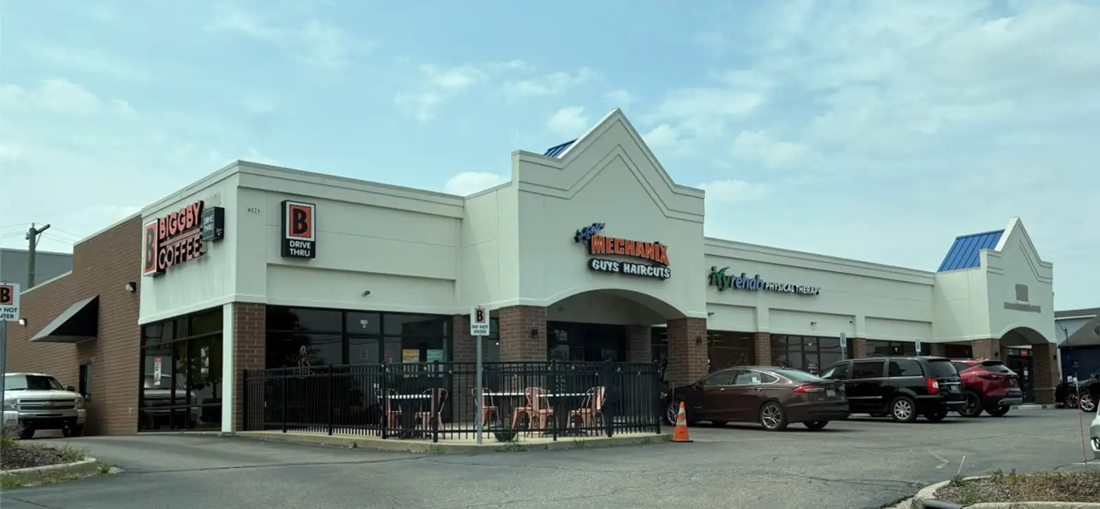 6123 Highland Rd image 3