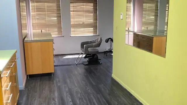 Suite 207 image