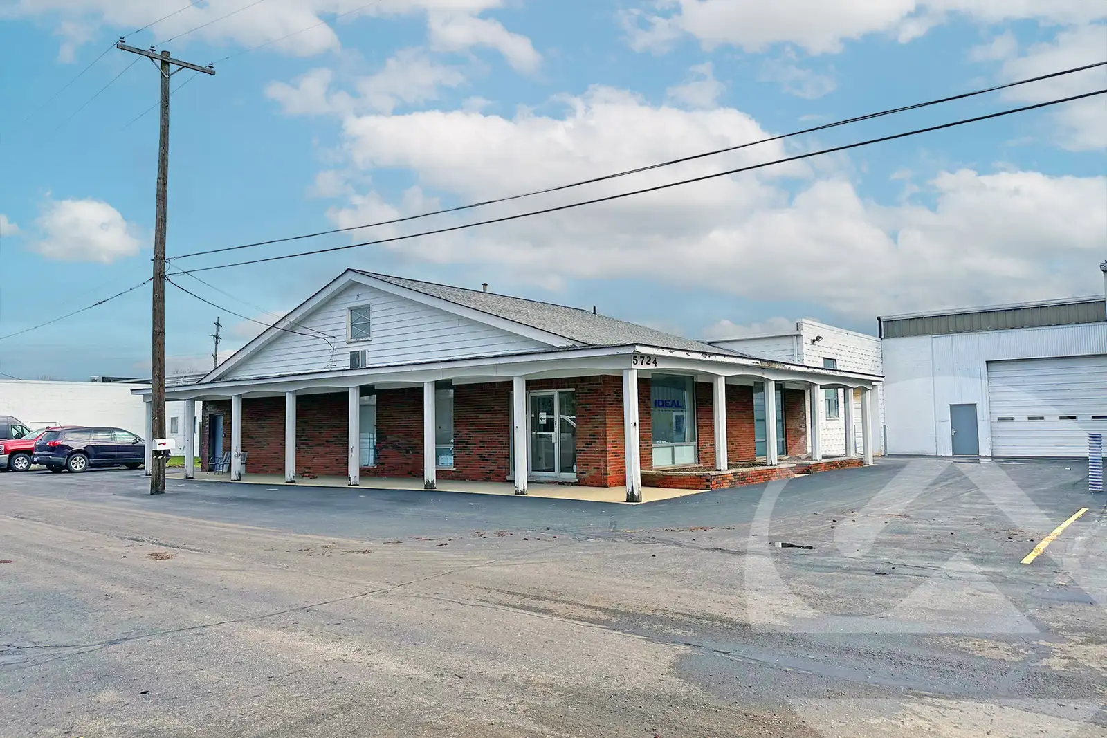 5720-5726 Williams Lake Rd