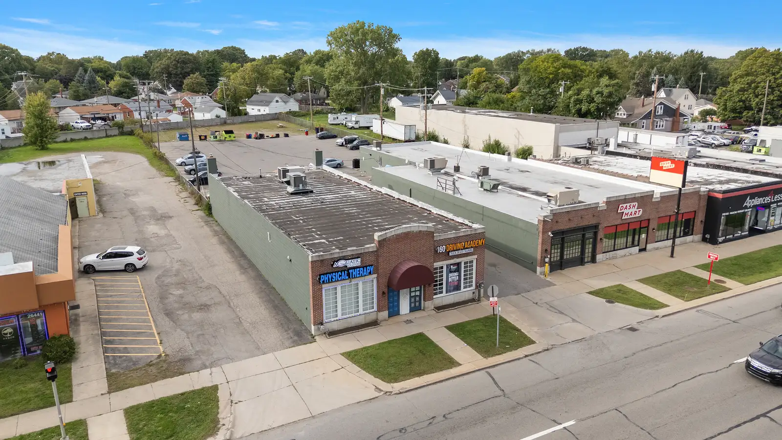 26445-26447 Gratiot Ave image 4