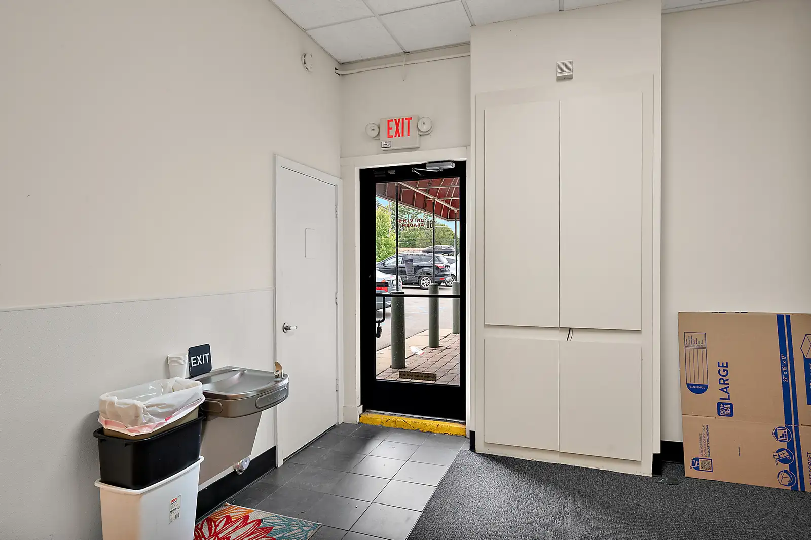 26445-26447 Gratiot Ave image 11