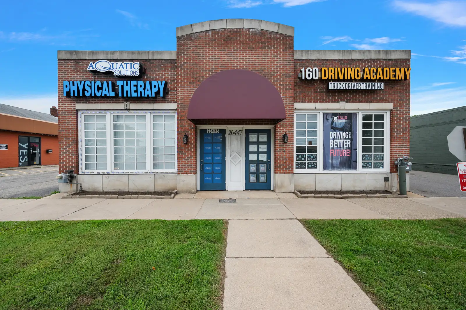 26445-26447 Gratiot Ave image 3