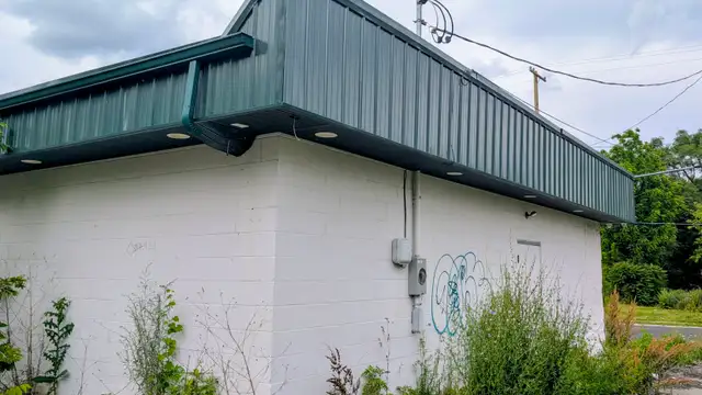 2610 Davison Rd thumbnail 3