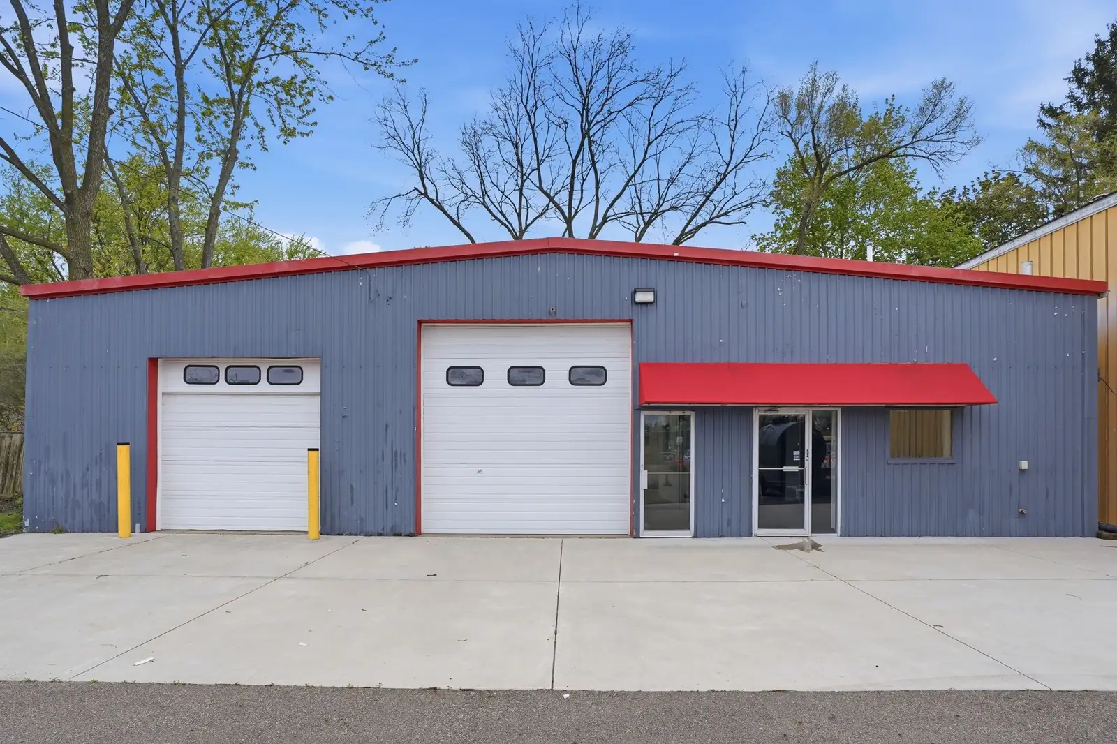 3499 E Main St