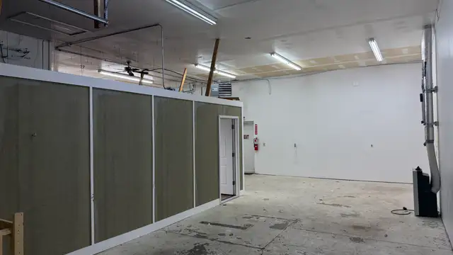 400 Business Centre Dr thumbnail 5