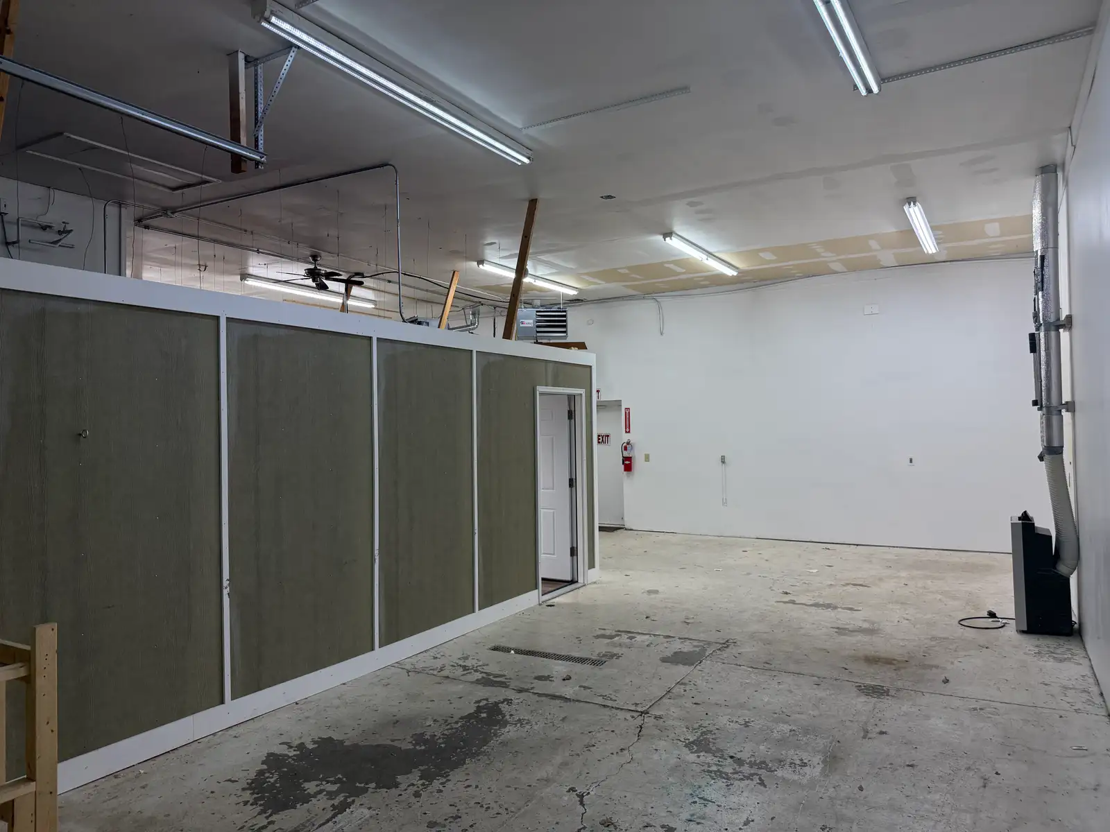 400 Business Centre Dr image 5