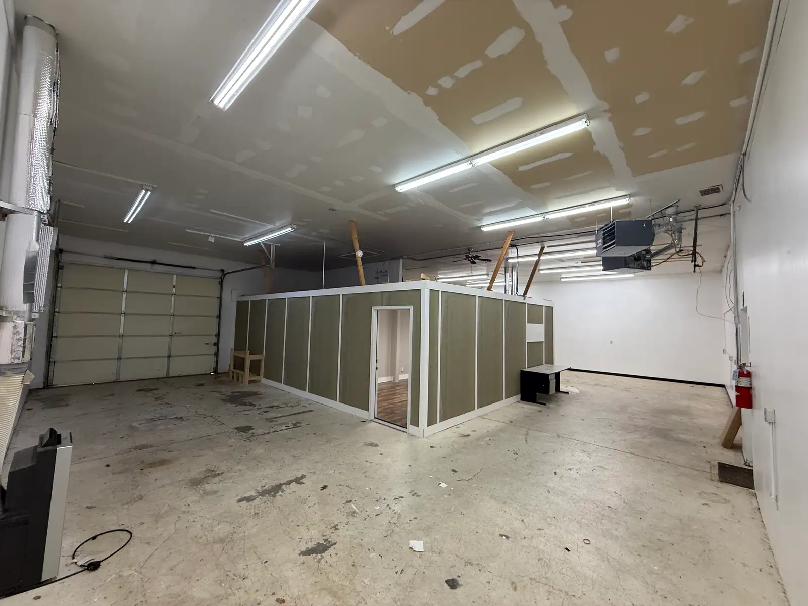 400 Business Centre Dr image 13