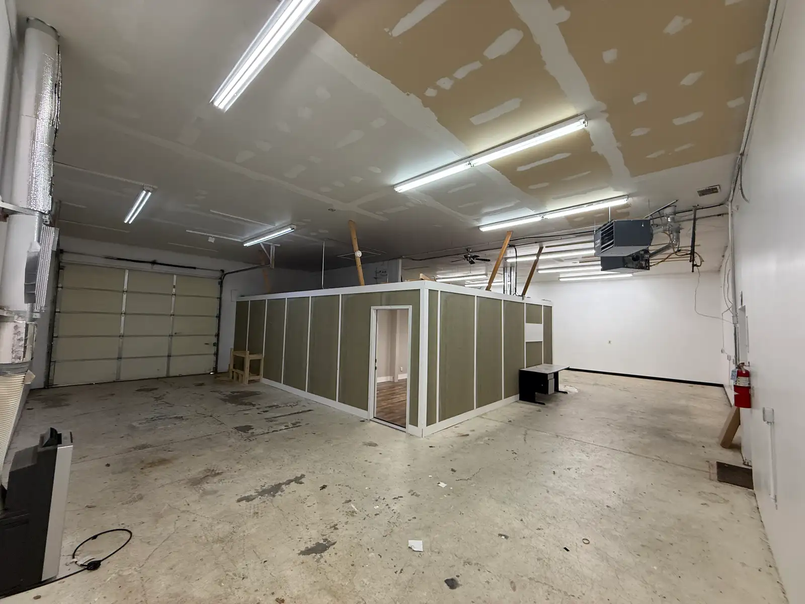 400 Business Centre Dr image 15
