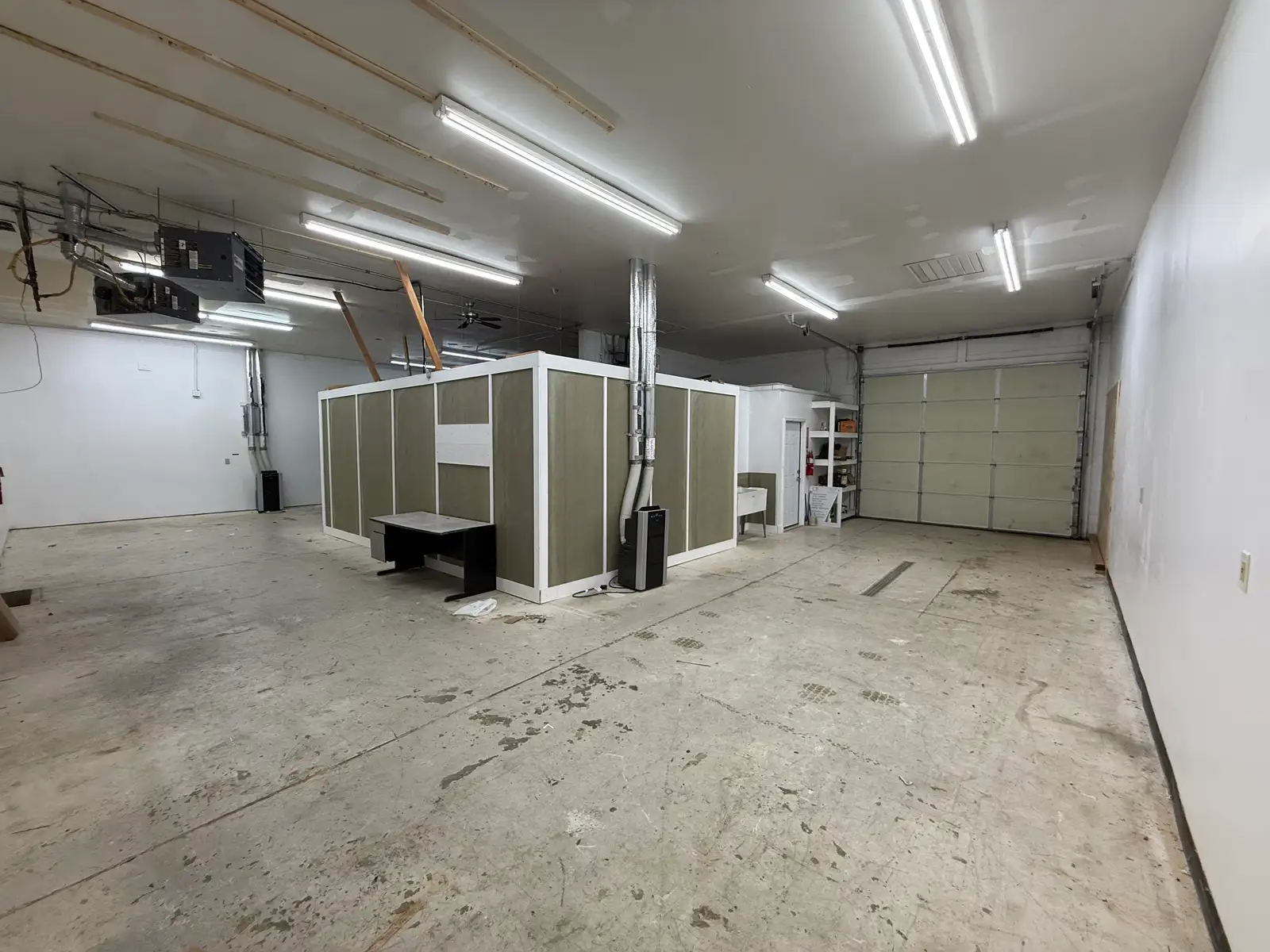 400 Business Centre Dr image 16