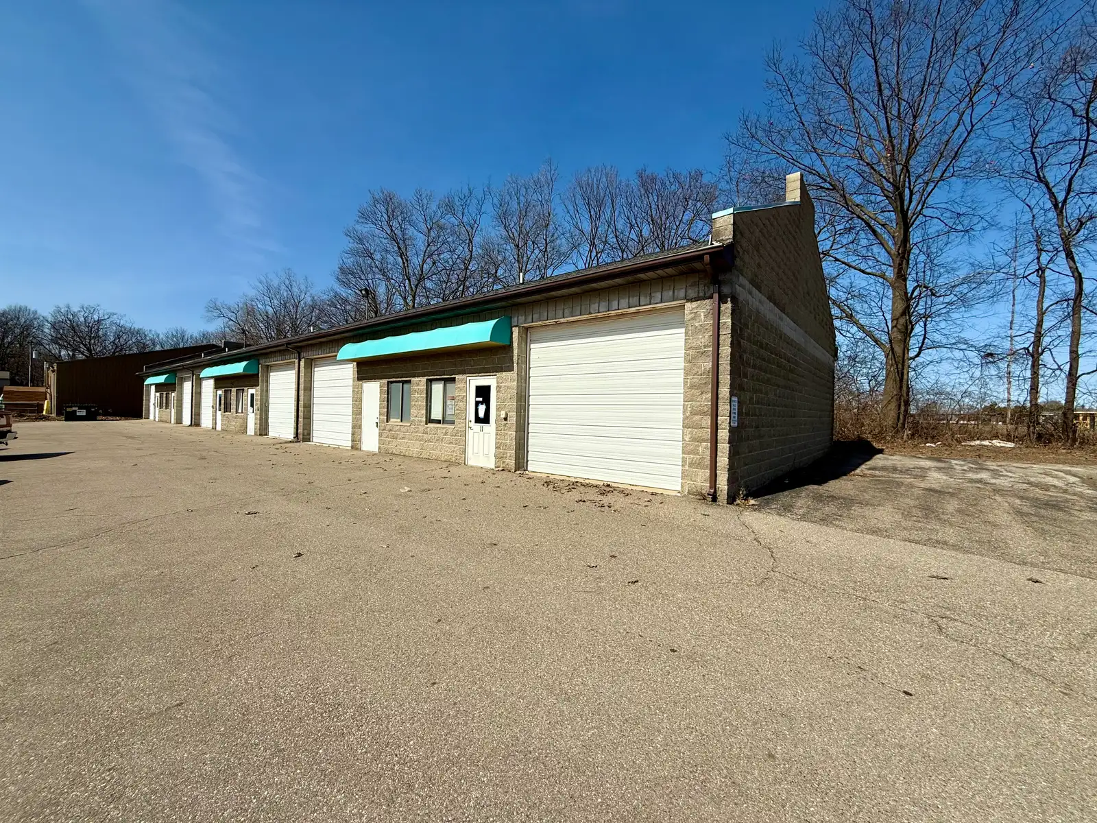 400 Business Centre Dr