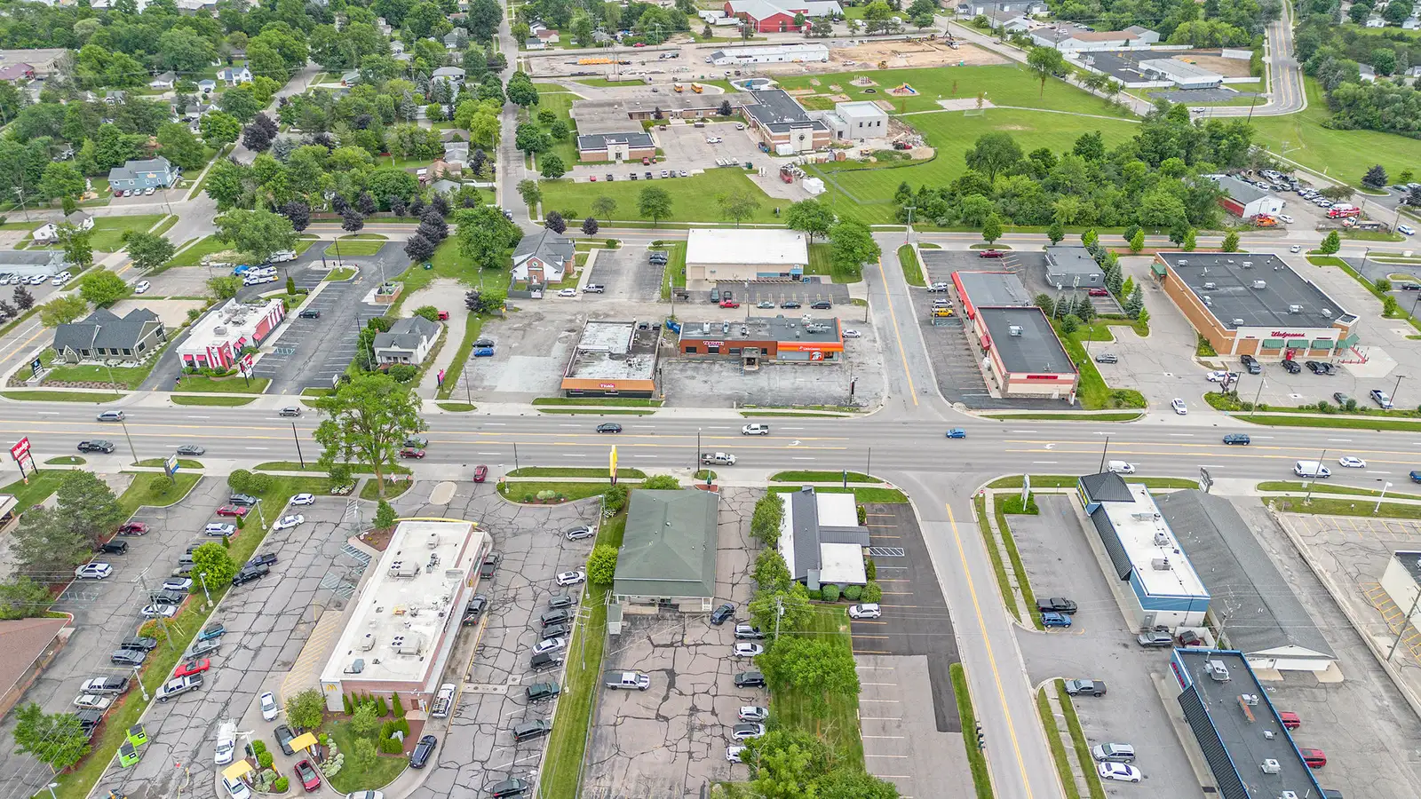 455 S Main St, Lapeer, MI 48446