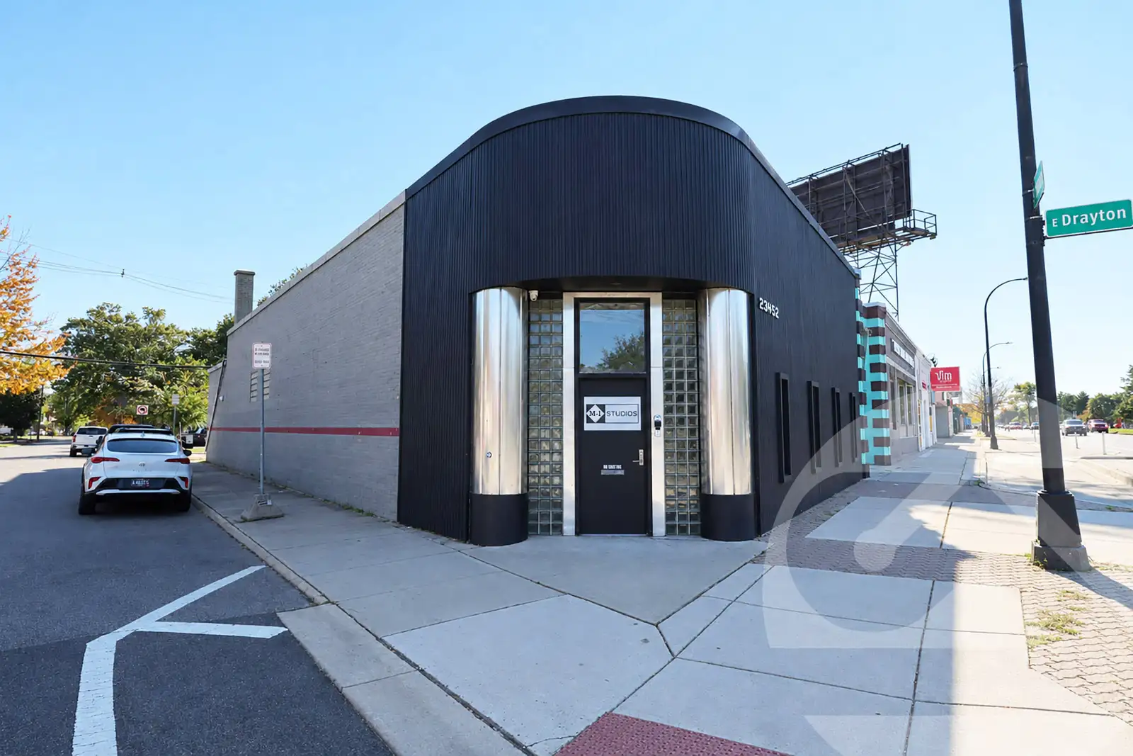 23452 Woodward Ave image 1