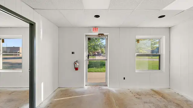 49679 Leona Dr thumbnail 2