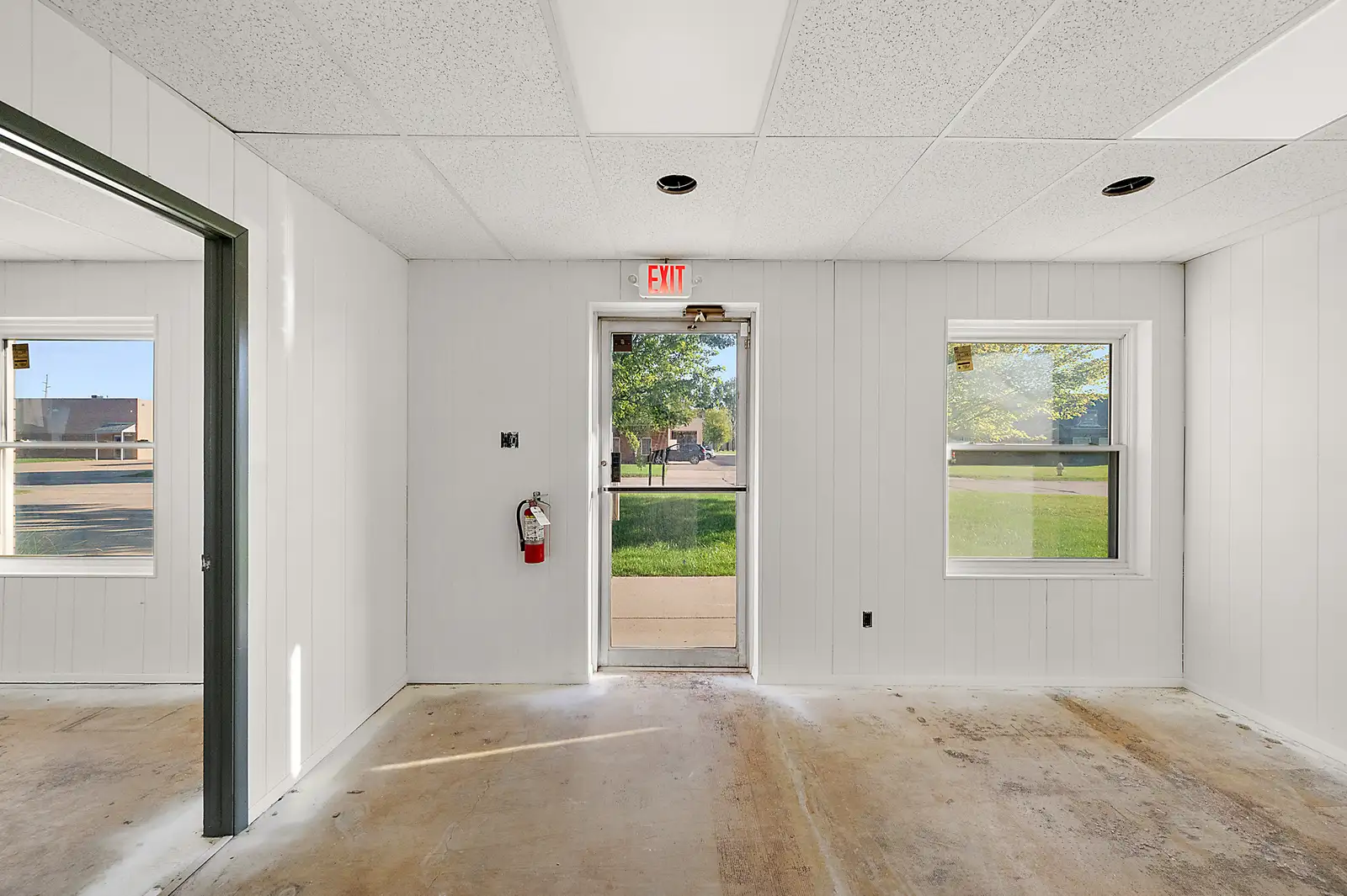 49679 Leona Dr image 2