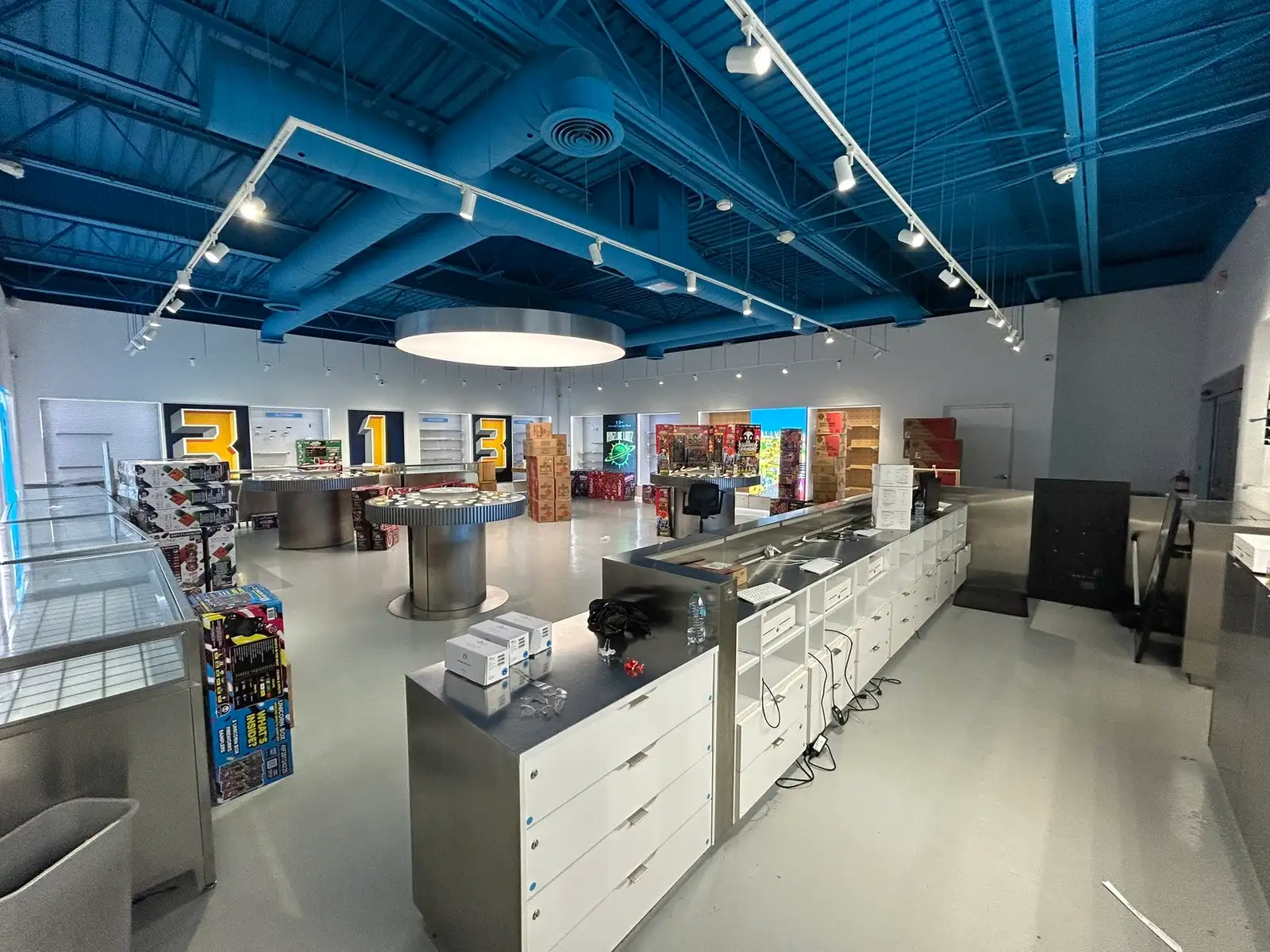 Detroit - Freestanding Retail/Industrial Building image 9