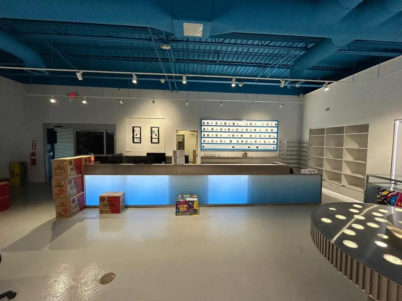 Detroit - Freestanding Retail/Industrial Building image 11