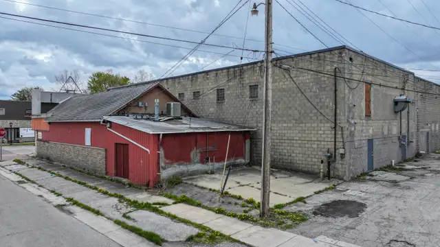 1600 Broadway St thumbnail 5