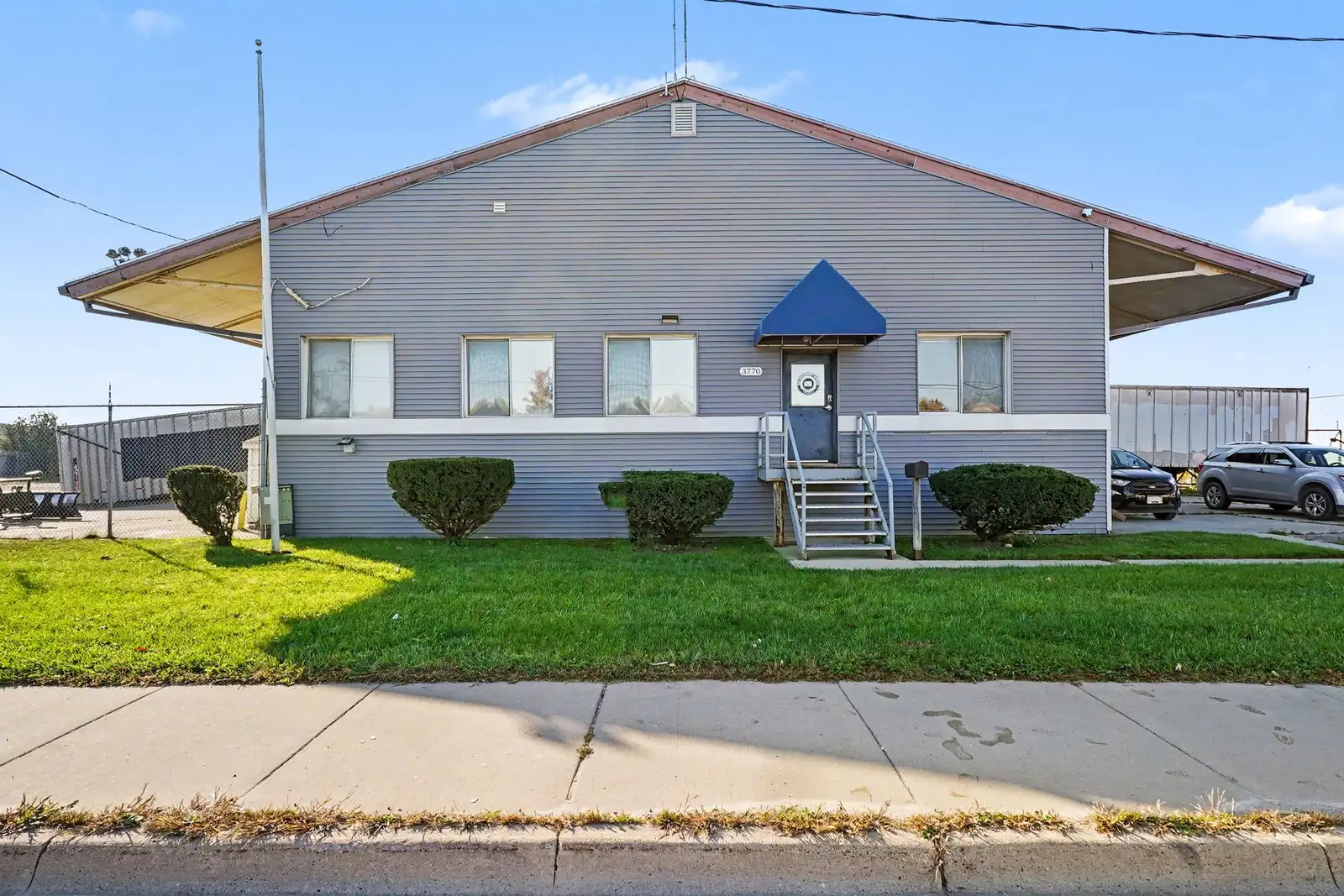 3770 Hess Ave image 1