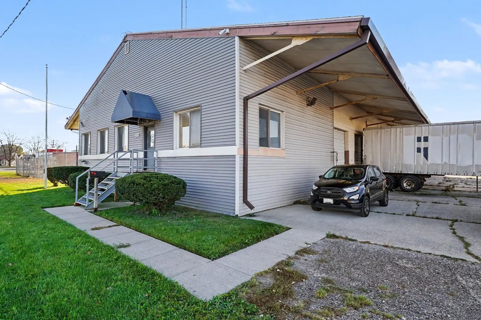 3770 Hess Ave image 2
