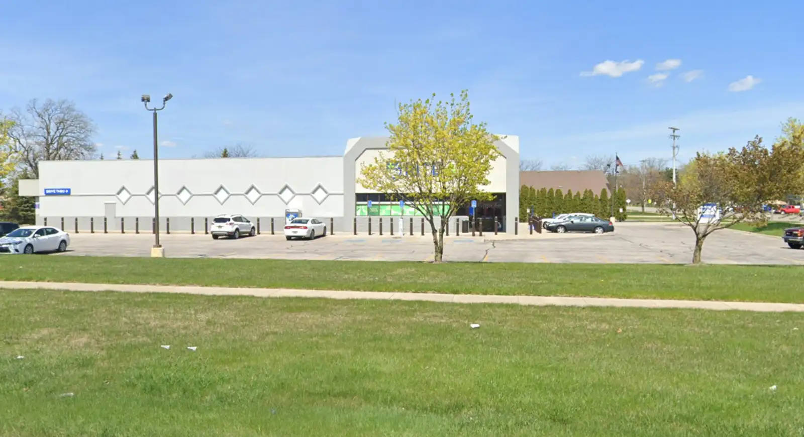 11,000 Sq Ft Retail image 1