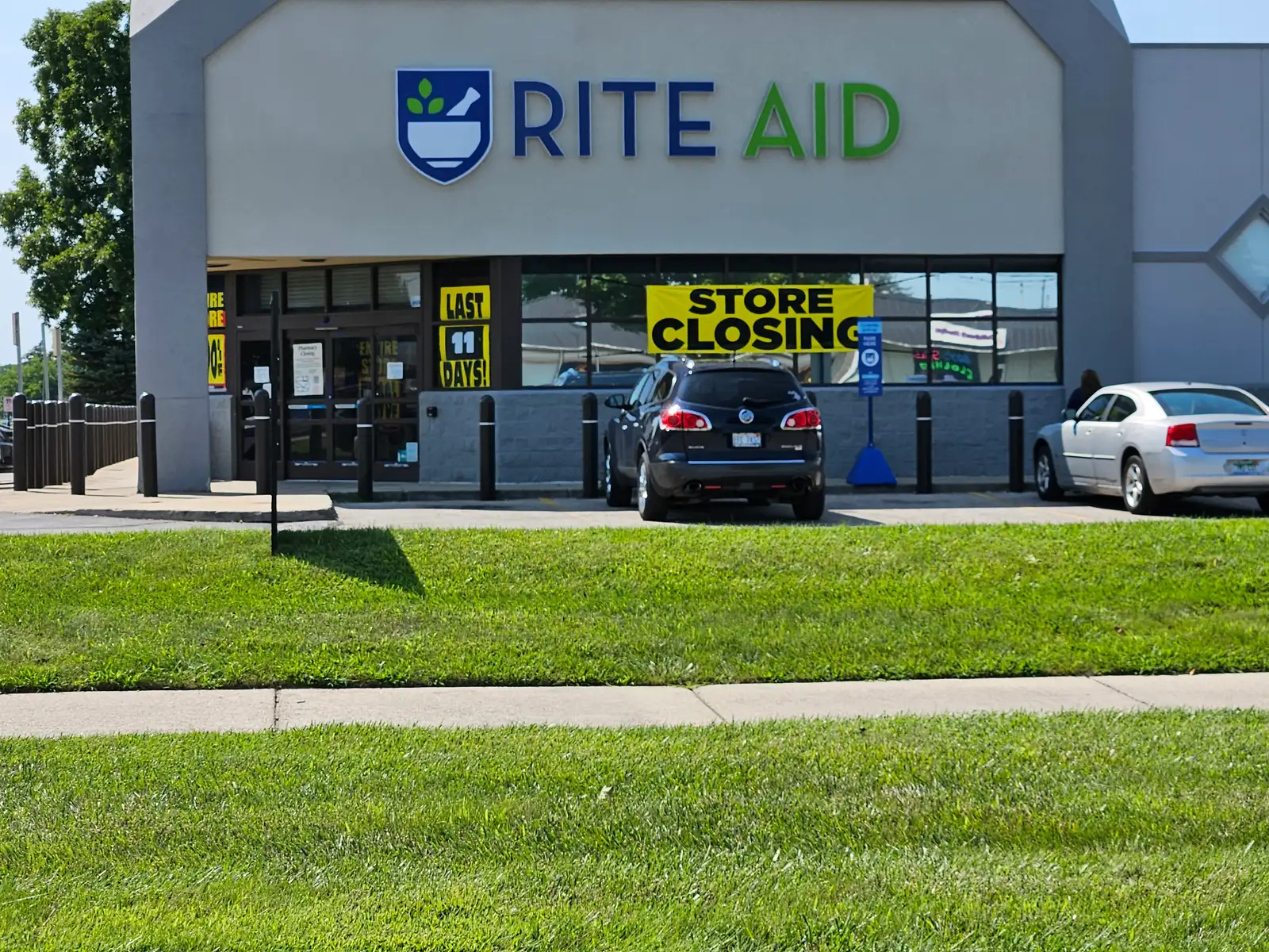 11,000 Sq Ft Retail image 16