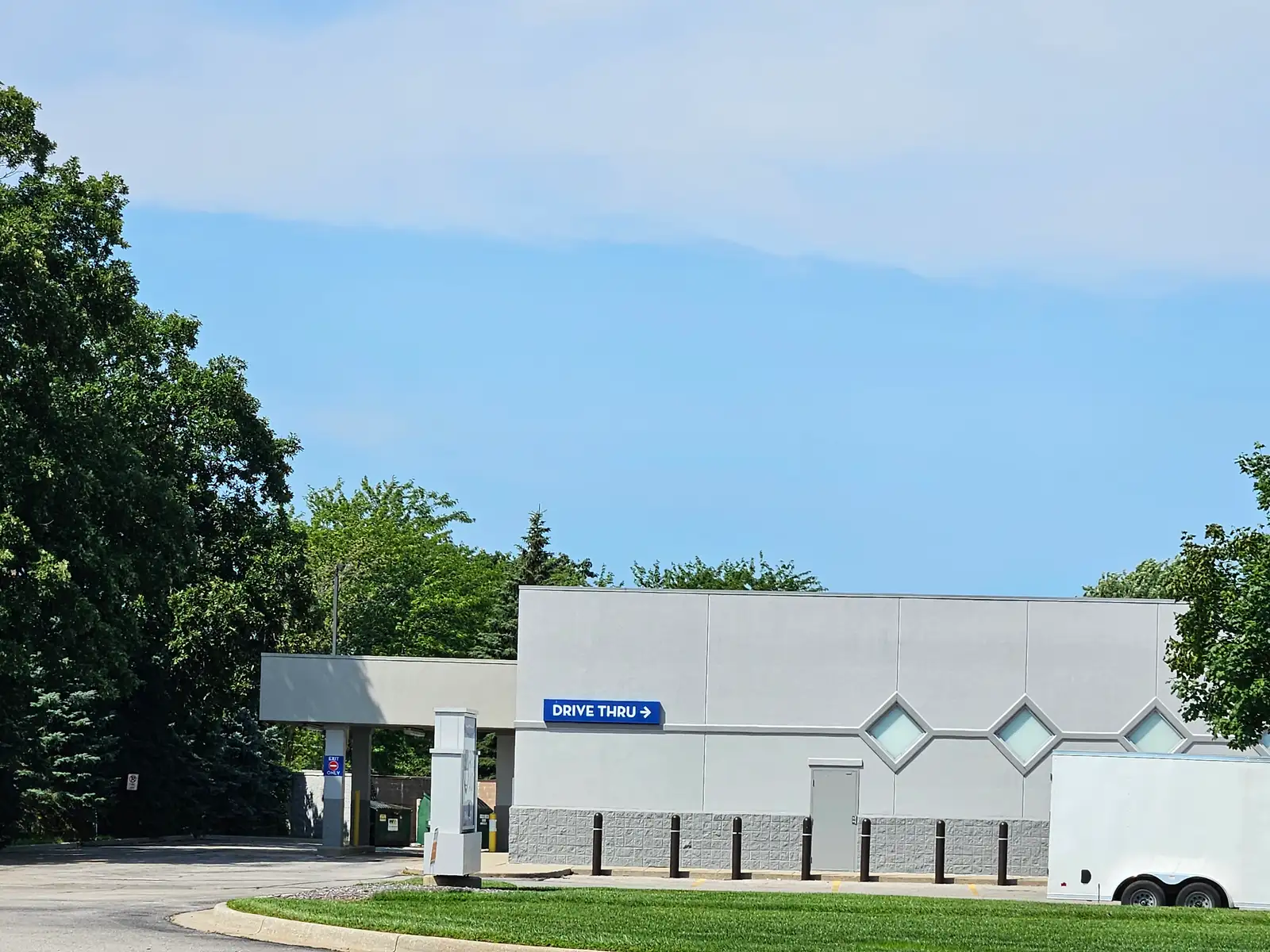 11,000 Sq Ft Retail image 2