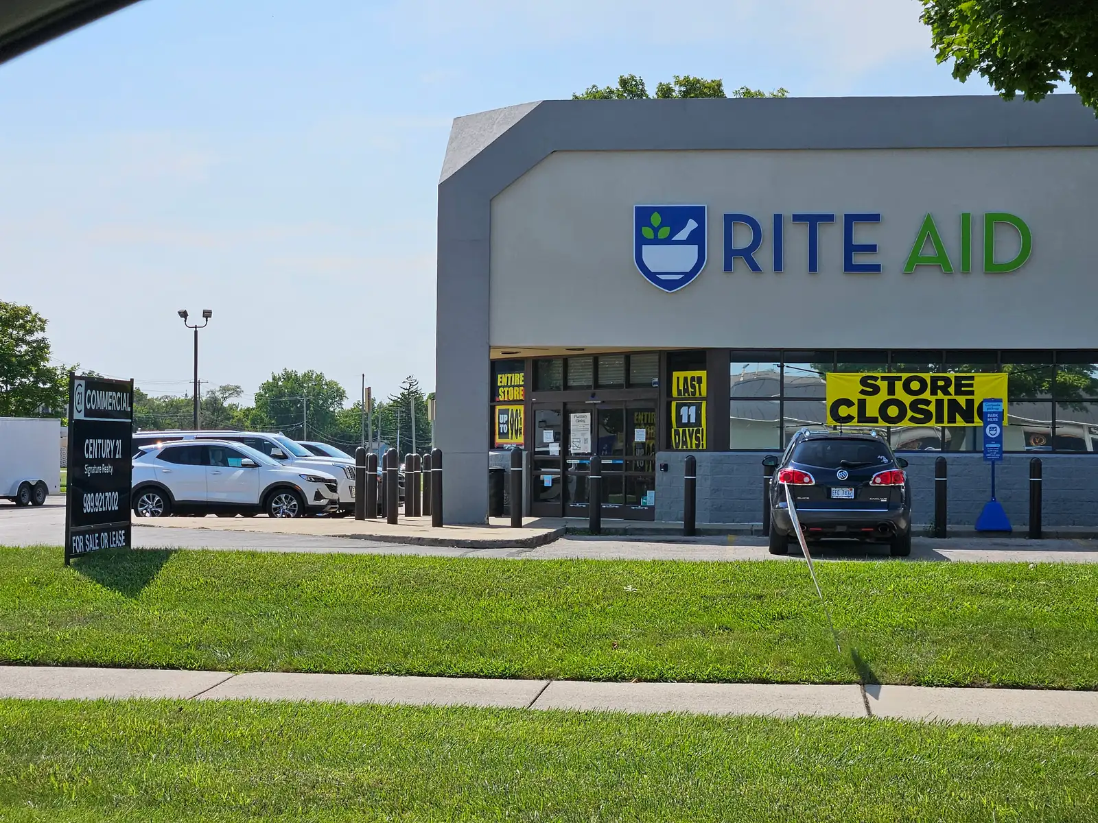 11,000 Sq Ft Retail image 14