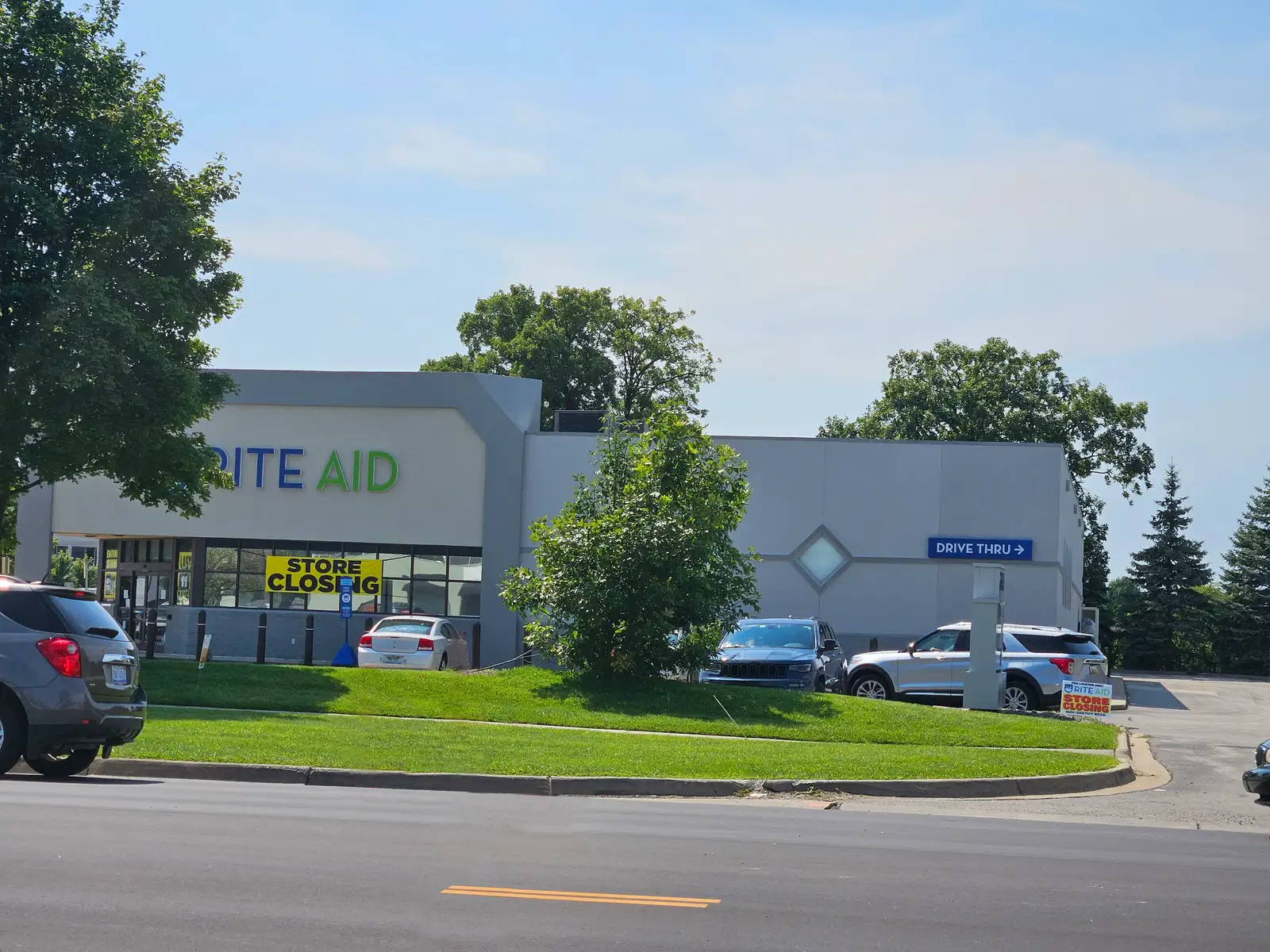 11,000 Sq Ft Retail image 23