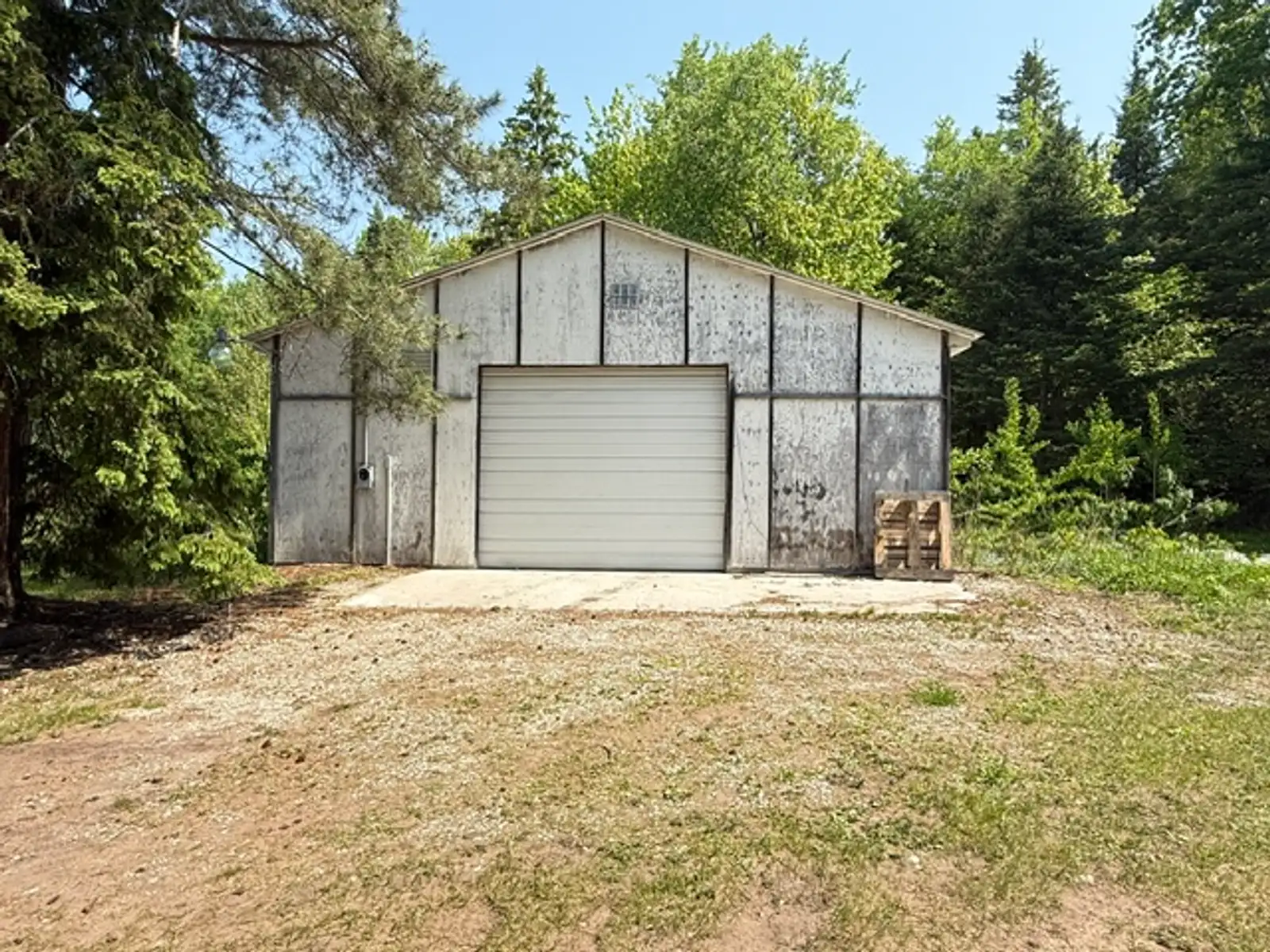 Convenience Store w/ Additional Land image 11