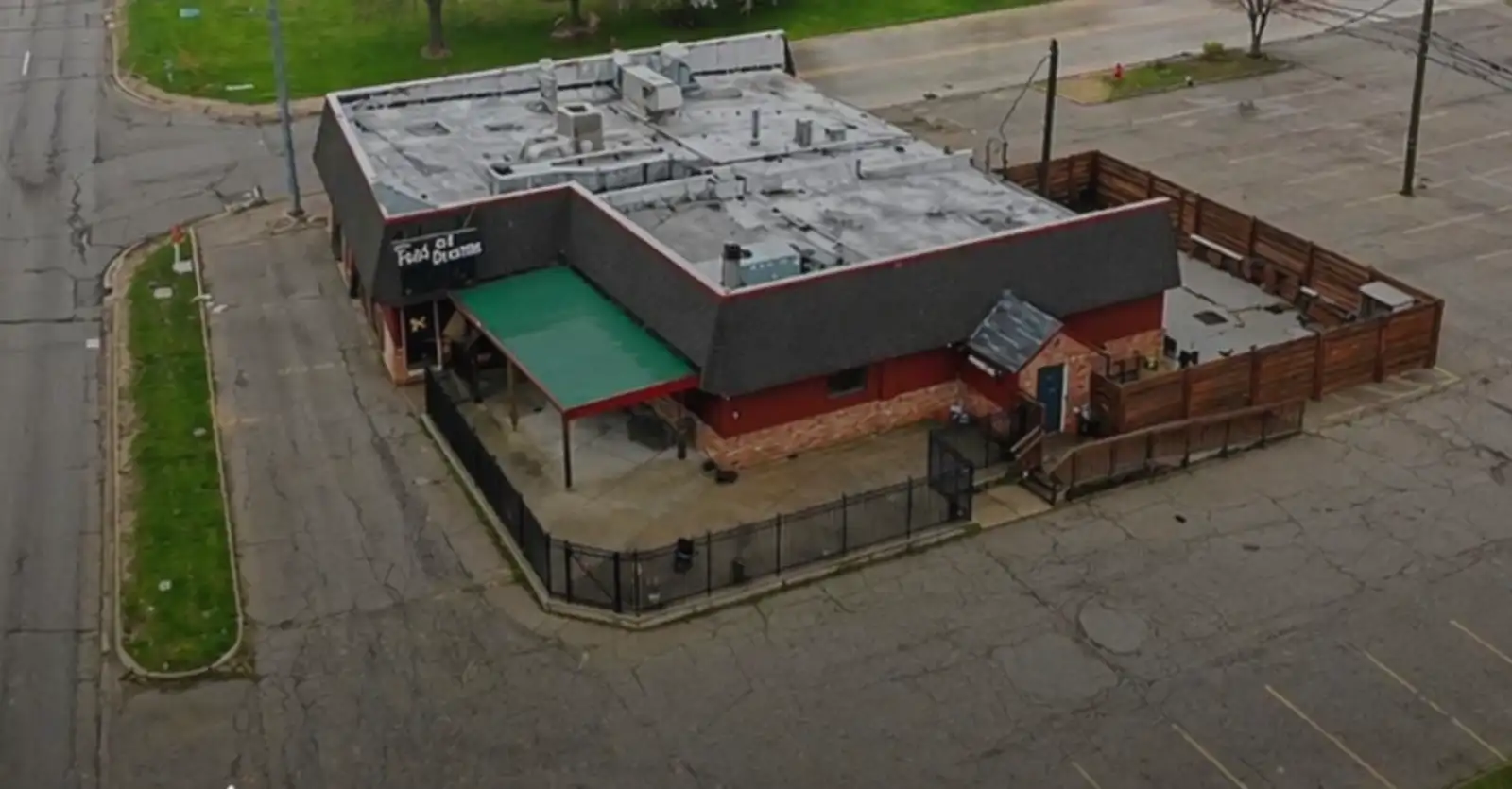 1090 Rochester Rd image 3