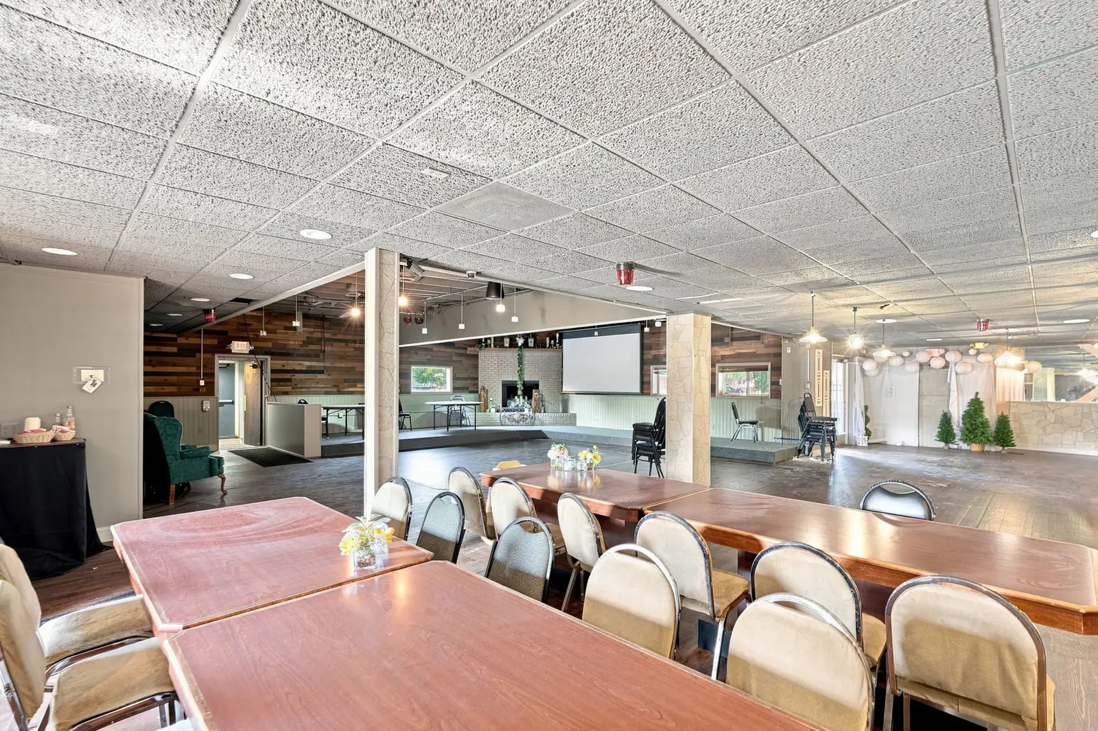 1090 Rochester Rd image 12