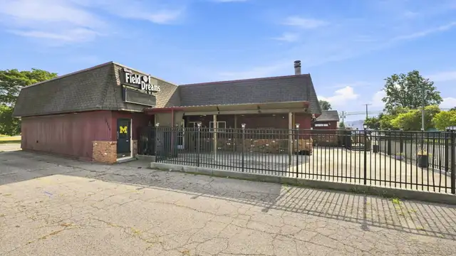 1090 Rochester Rd thumbnail 5