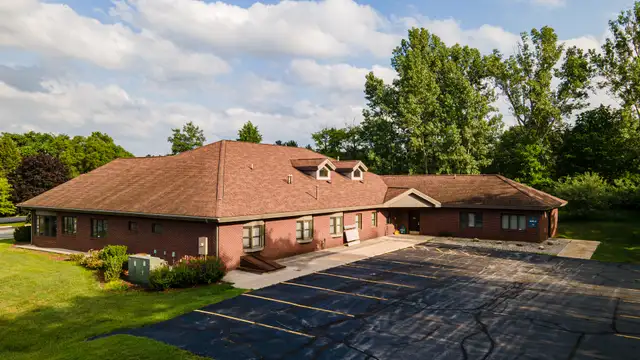 5015 North Royal Dr thumbnail 4