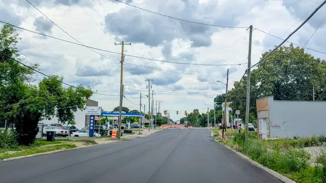 2620 Davison Rd thumbnail 3