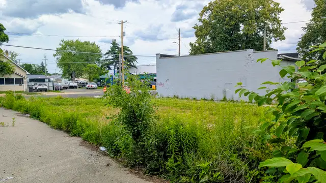 2620 Davison Rd thumbnail 2