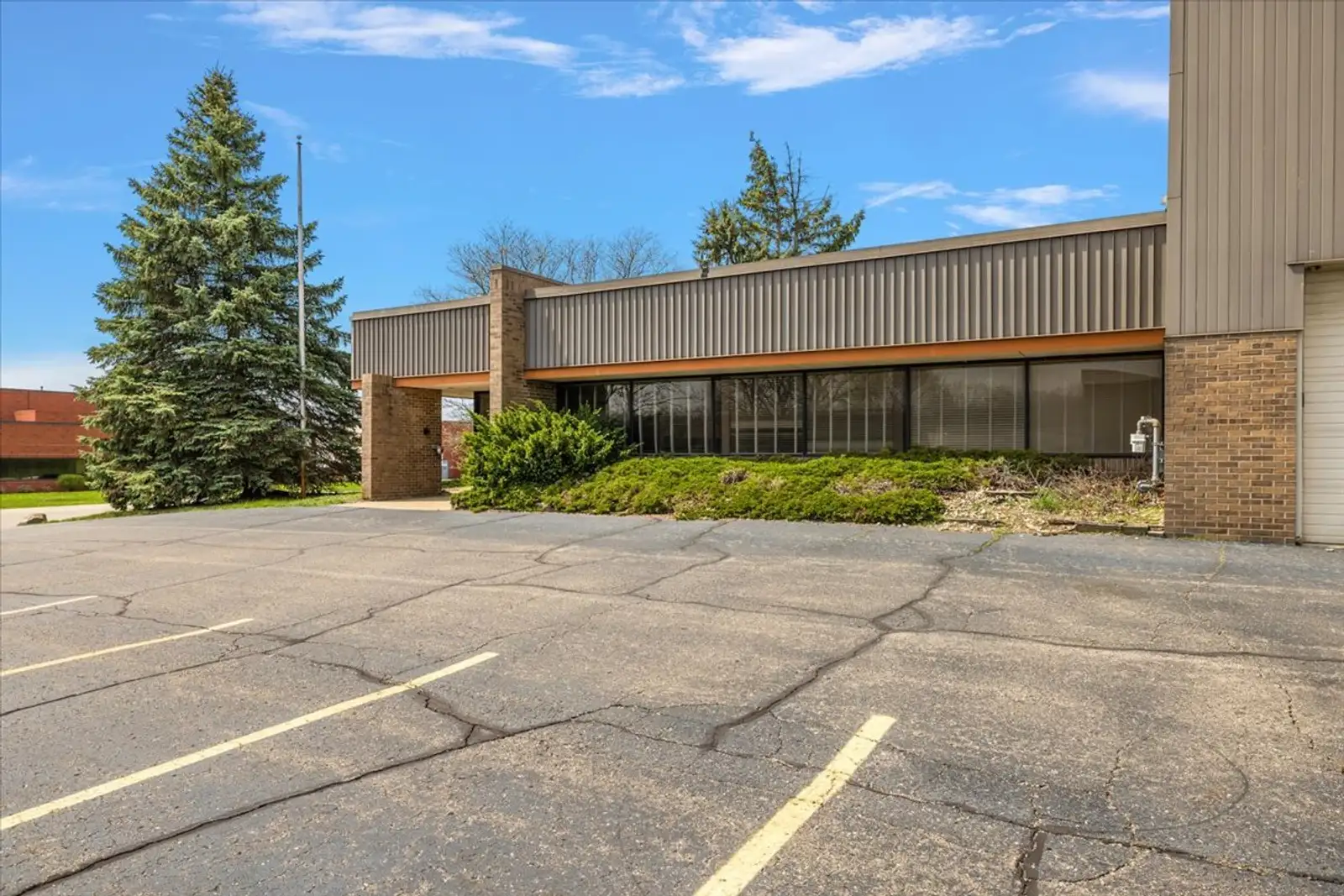 2715 Paldan Drive image 13