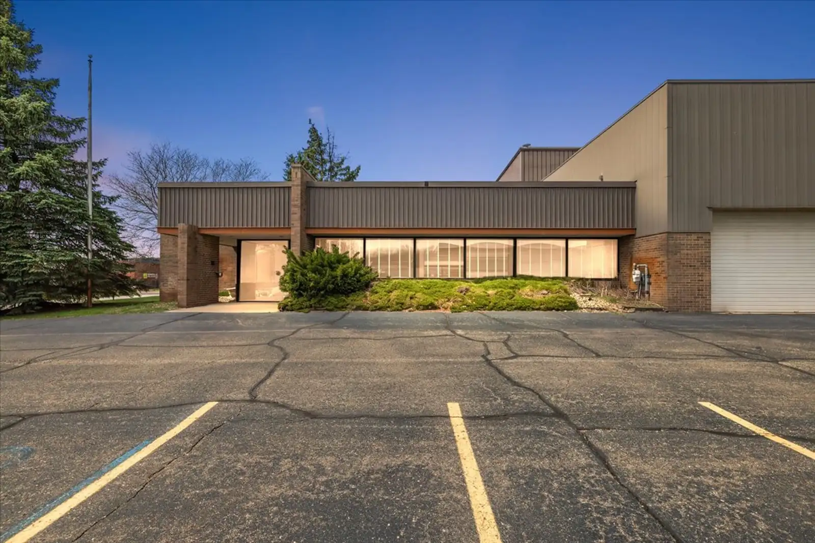 2715 Paldan Drive image 1