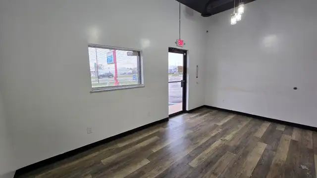 Three Unit Office/Retail 2,720 SF thumbnail 2