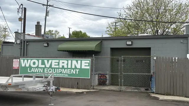 22300 Harper Ave thumbnail 4
