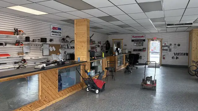 22300 Harper Ave thumbnail 5