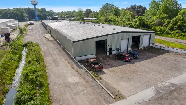 5160 Lakeshore Rd thumbnail 2