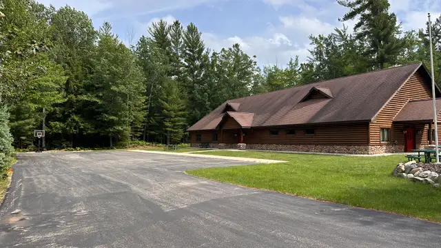 1499 Business Park Dr thumbnail 3