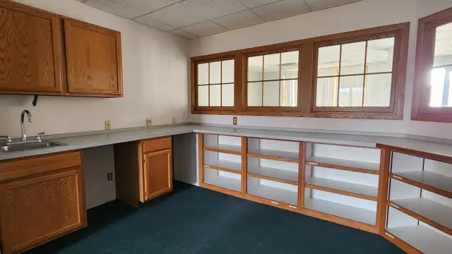6412 Centurion Dr thumbnail 3