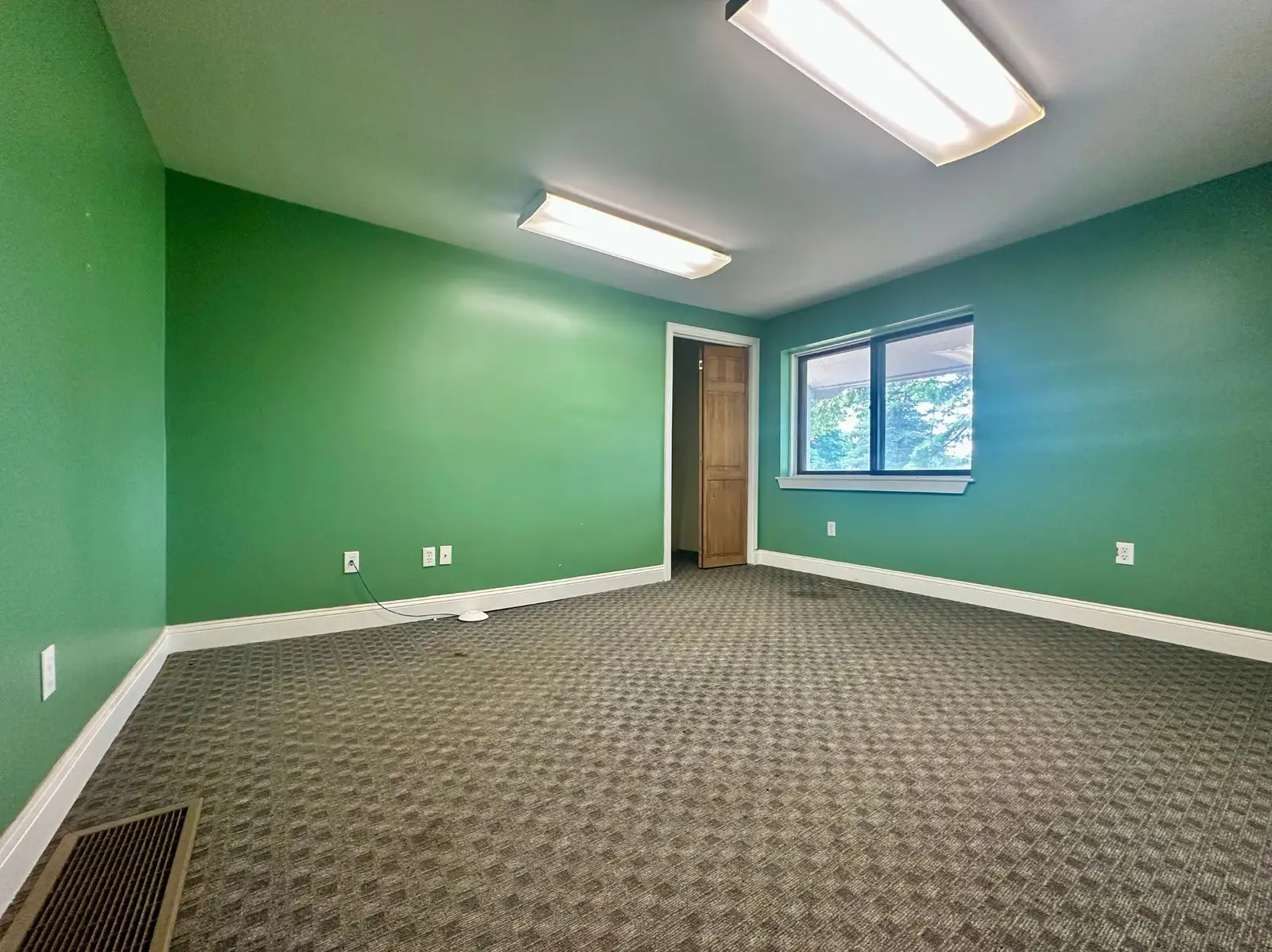 2881 W Bennington Rd image 2