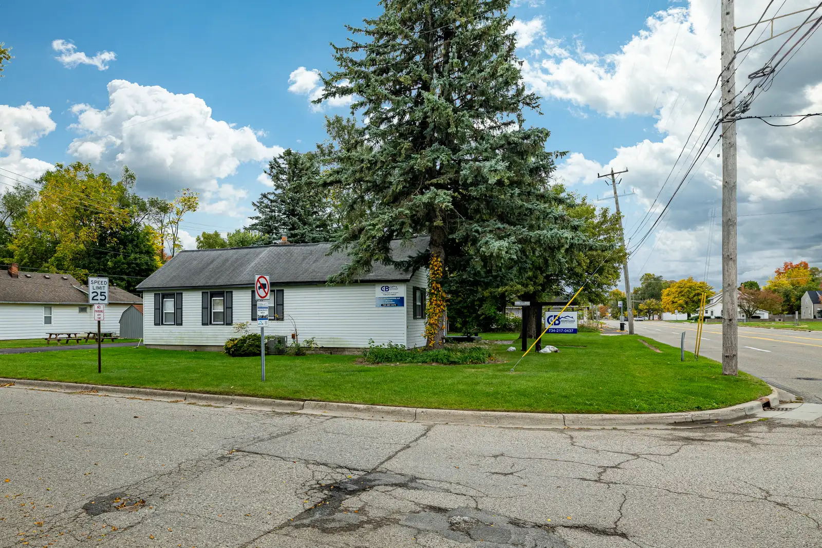 141 Ecorse Rd image 3